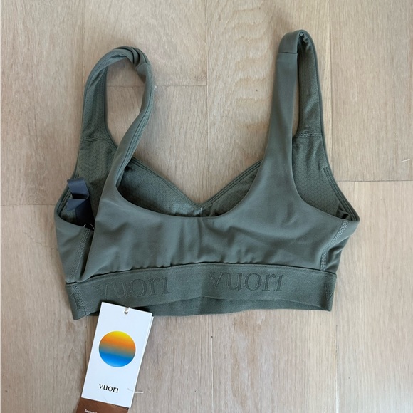 NWT Vuori Elevate Daily Sports Bra Pistachio / Light Green XS - Picture 4 of 4